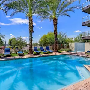 https://frontdesk-vela-at-tempe-town-lake-apts.hotelsofphoenix.com