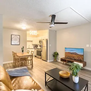 https://stylish-and-cozy-loft-in-phoenix.hotelsofphoenix.com